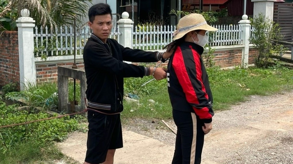 truy to doi tuong dung tua vit dam vo da man hinh anh 1