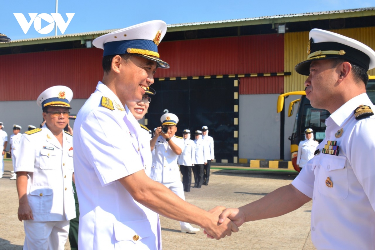 tau buom 286 - le quy Don viet nam cap cang muara cua brunei hinh anh 1